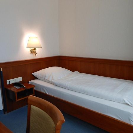 Hotel Pfeffermuehle Borchen エクステリア 写真